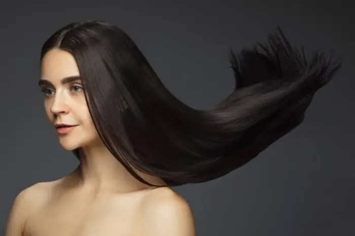 Cara Meluruskan Rambut Secara Alami & Efektif