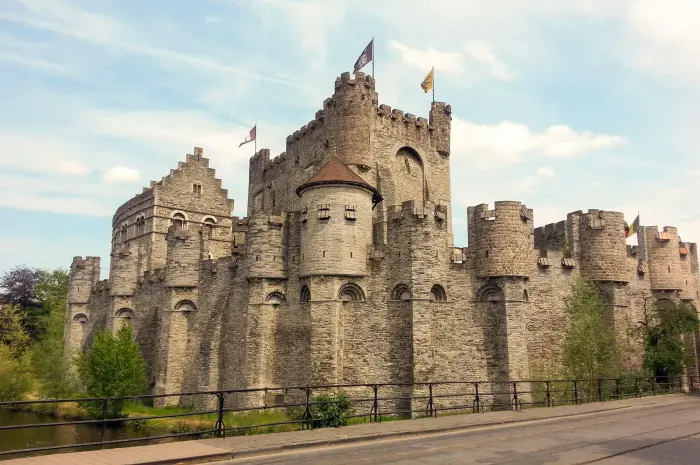 Kastil Gravensteen, Mengungkap Kehidupan Abad Pertengahan di Ghent Belgia